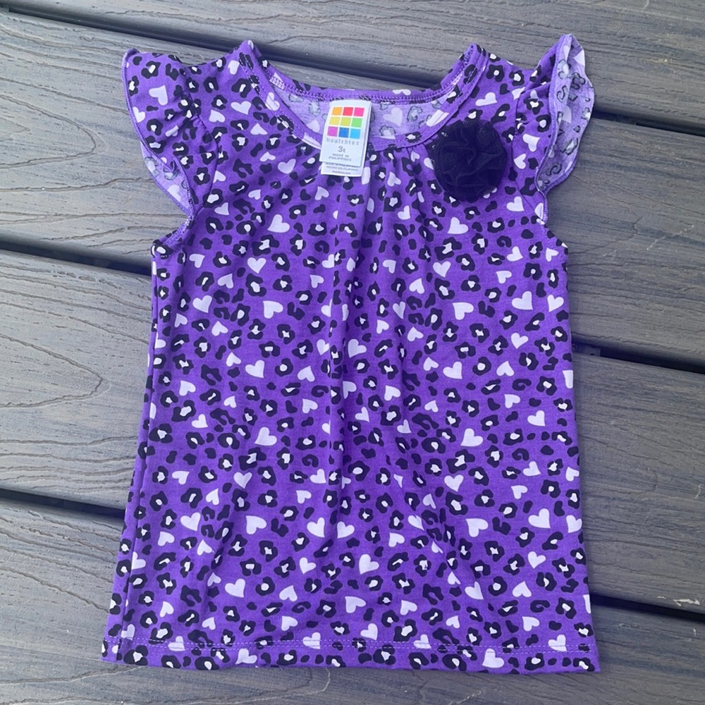 Like new 3T top purple leopard print with hearts